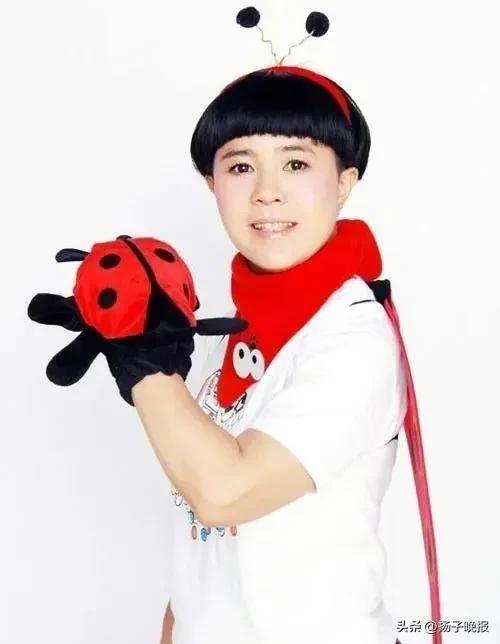 金龟子女儿回应蹭妈妈流量真相背后竟隐藏着这样的故事？