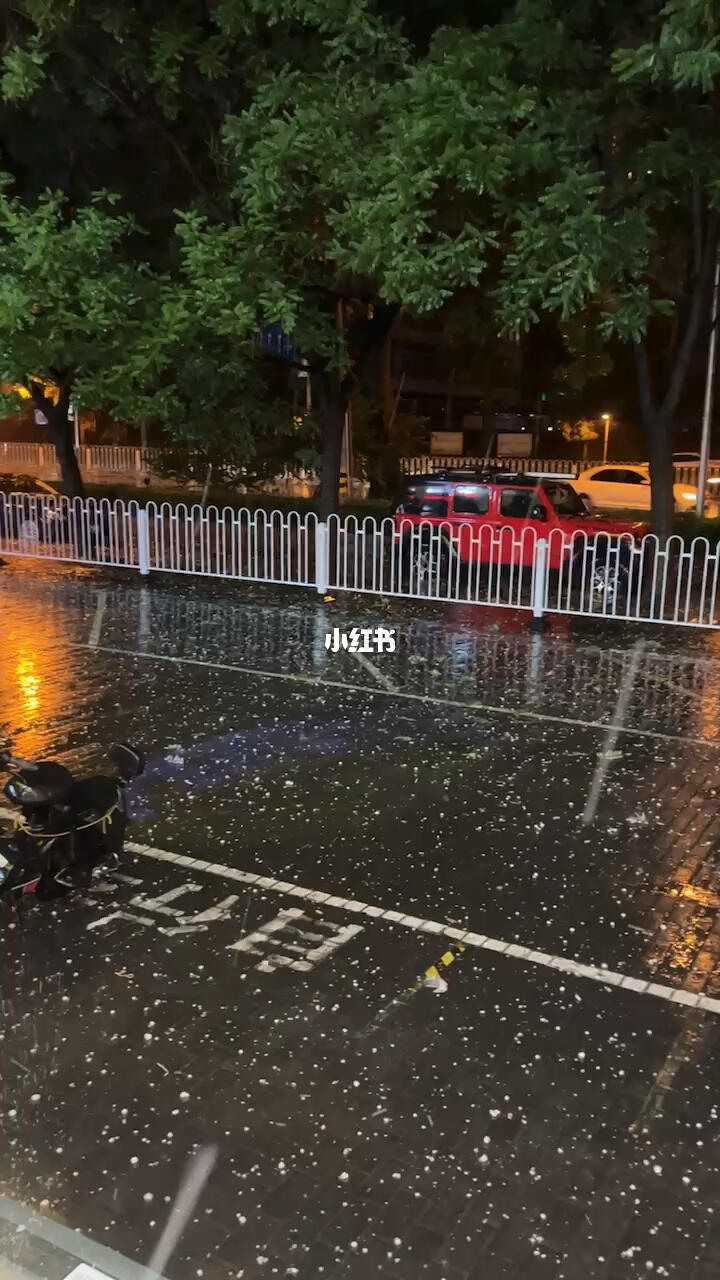 北京白天超30℃晚间为何下冰雹