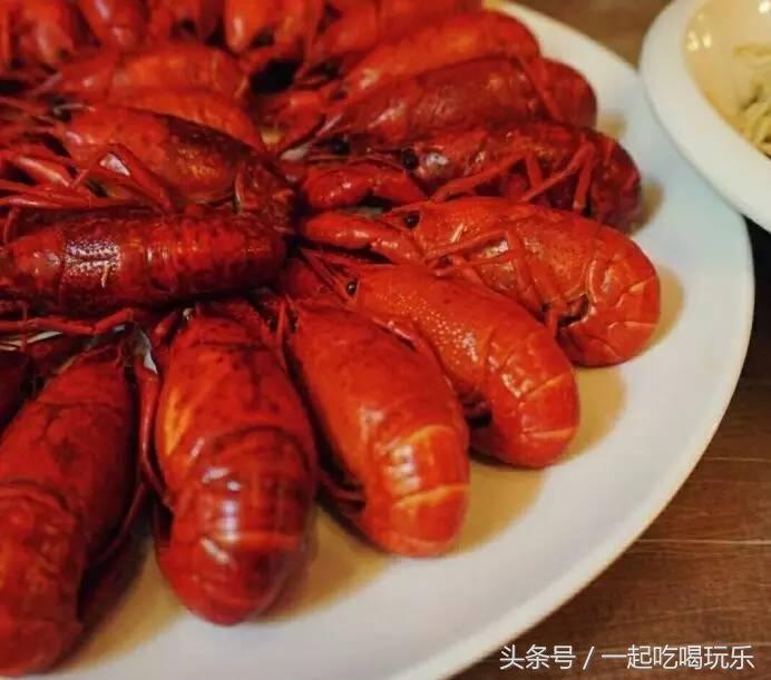 重庆扯面大爷有了新身份从街头小贩到文化传承人，他的故事让人惊叹！