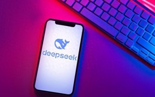 DeepSeek回应“崩了”