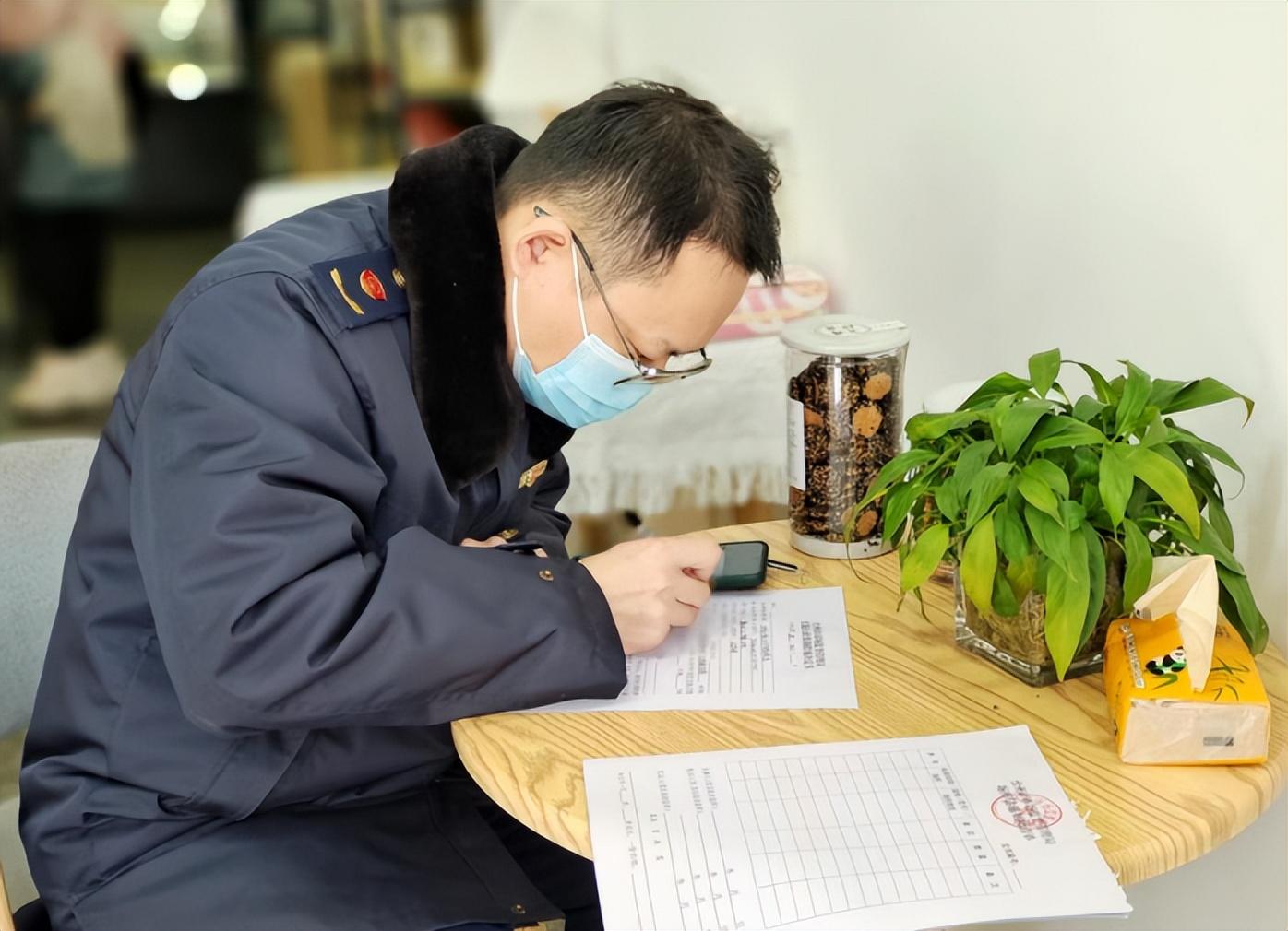 老师没收学生做的手工越来越高级了
