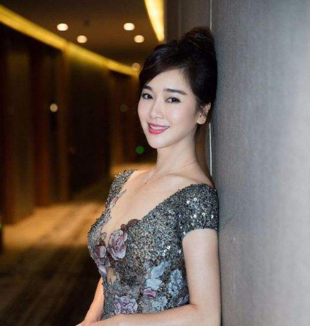 大V谈刘晓庆：不应踏进同条错误河流
