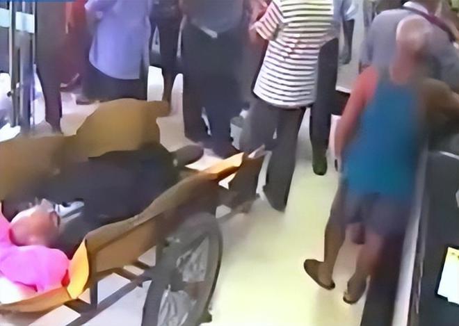 “病重老人取钱死于银行”暴露了什么？社会关怀的缺失还是制度漏洞？