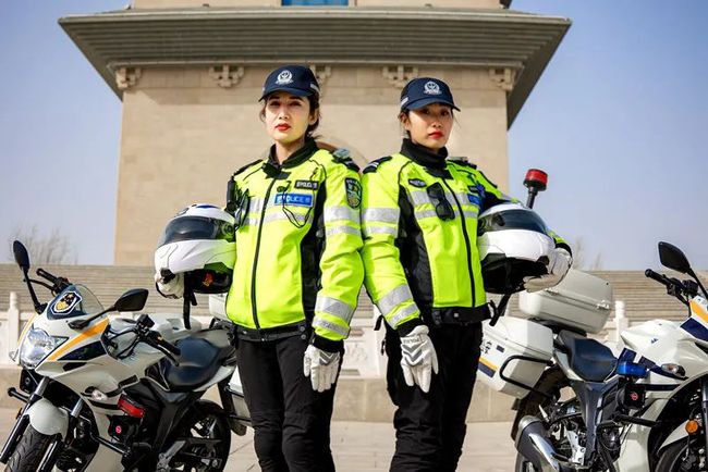 北京朝阳女骑警智慧与温柔并存