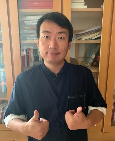 储殷：为李亚鹏叹息也为他庆幸