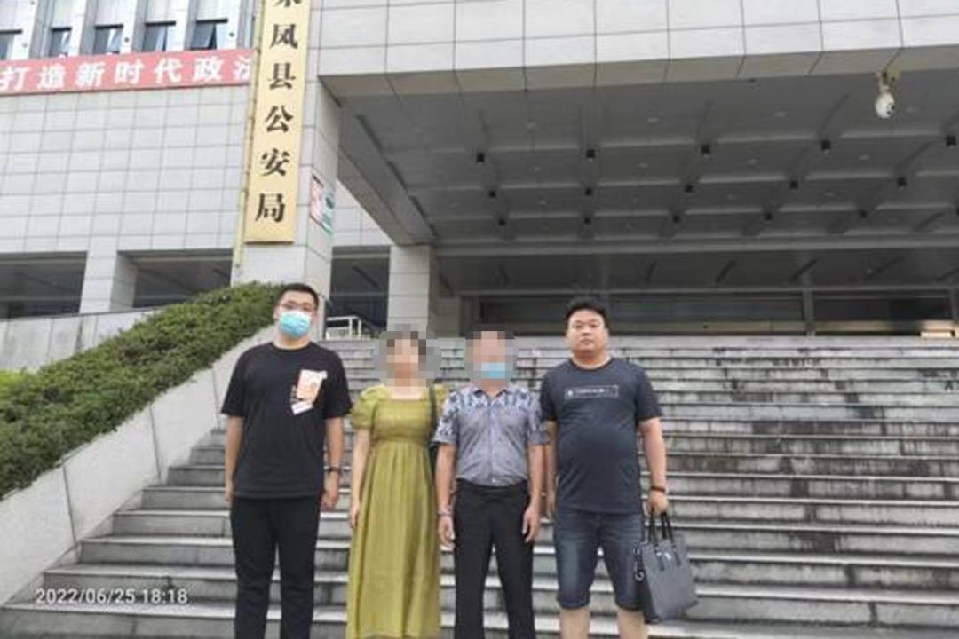 河南信阳下雨天演练抓逃犯？假的