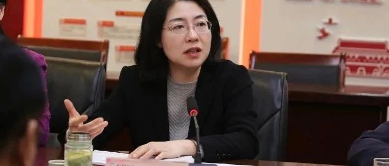 “美女书记”被双开 曾因直播引关注