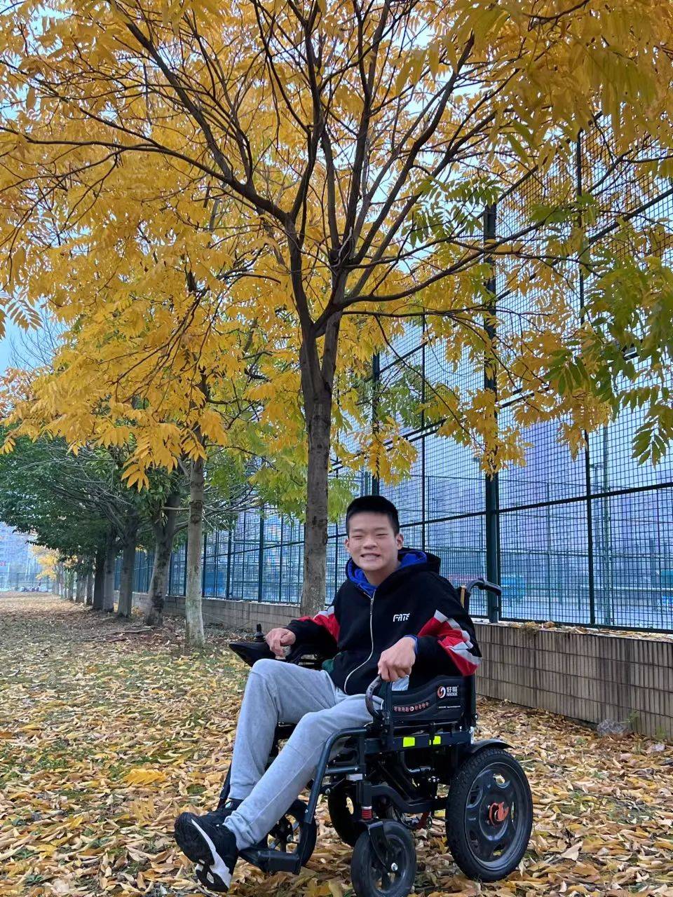 脑瘫男孩逆袭哈佛