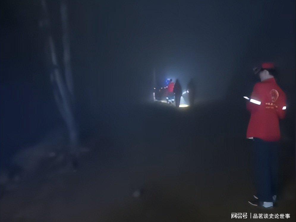 男童失踪13天 志愿者凌晨崩溃哭泣