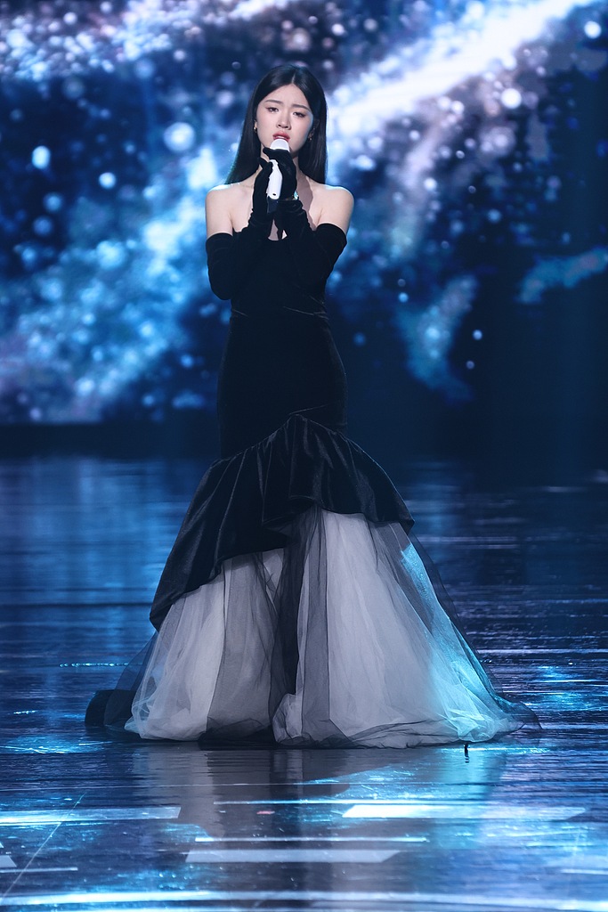 单依纯《歌手2025》首期第一名音乐新星如何一鸣惊人？
