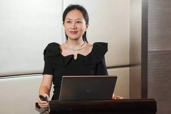 周思成称刘晓艳编假学历