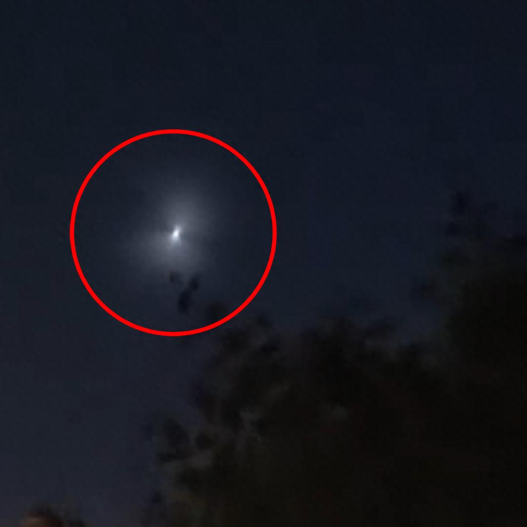 乌鲁木齐夜空现不明发光体