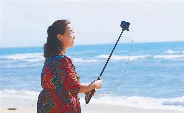 自驾阿姨亮相戛纳