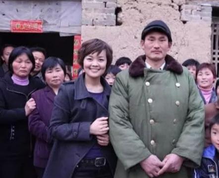 女子称遭快递员多次辱骂踹门跟踪