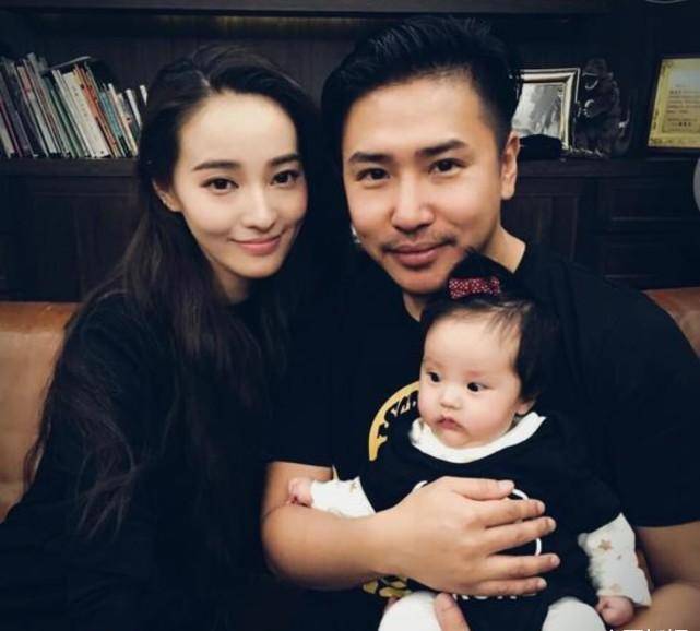 美媒：杜特尔特和女儿获得强大支持