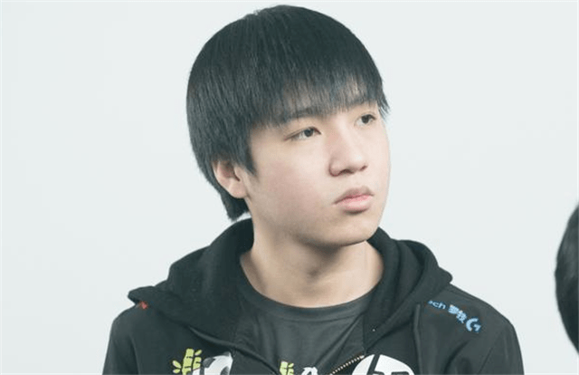 周思成称刘晓艳编假学历