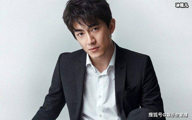 林更新签约杨幂公司