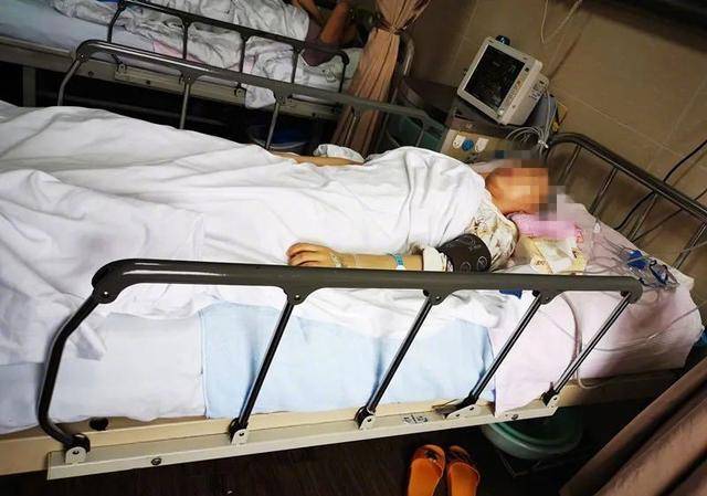 "惊天骗局！高位截瘫女网红泣诉伪富豪骗孕生子后狠心抛弃"
