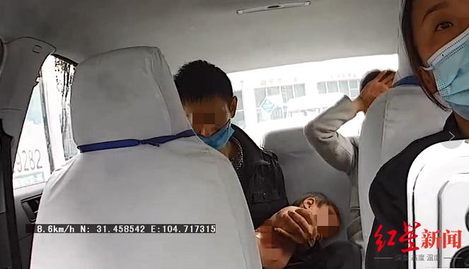 "幼童被陌生男子抱上车？警方误会"事件全解析真相令人意外！