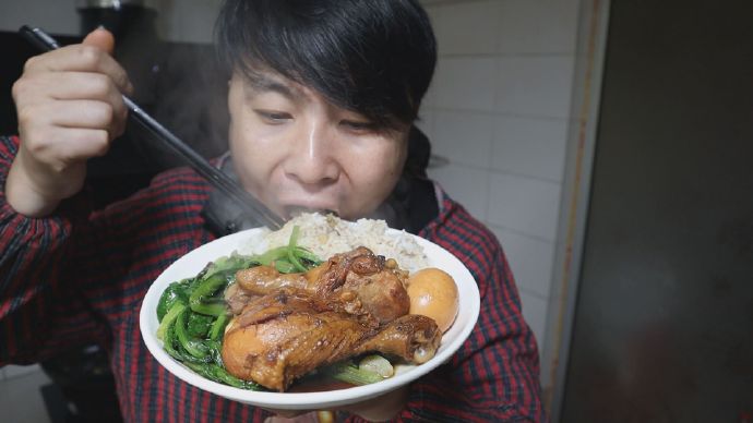 震惊！小伙连吃28天鸡腿饭瘦了10多斤，医生揭秘背后真相！