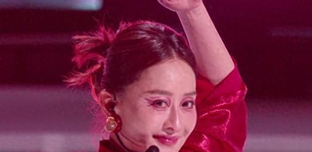 震惊！陈德容自曝《浪姐6》表演只是"跳了个大概"，网友炸锅了！