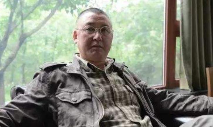 震惊！重庆一贪官祖坟竟挖出3公斤金砖，背后隐藏惊人秘密！