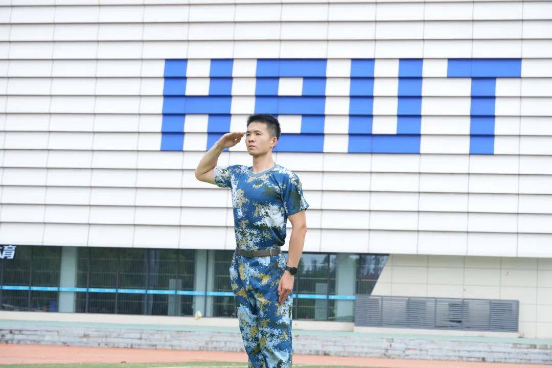 🔥爆款揭秘！被237万网友严选的新生军训服长啥样？看完直呼太惊艳！